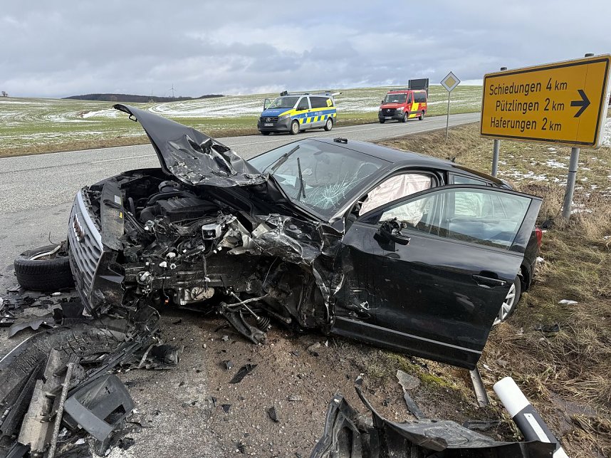 Schwerer Unfall mit drei Verletzten
