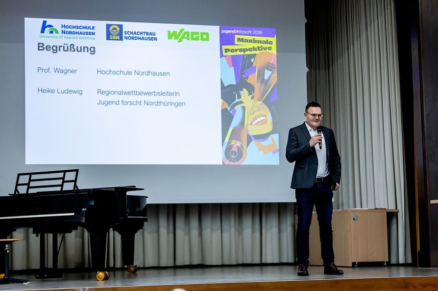 Jugend forscht im Audimax der Hochschule Nordhausen. 