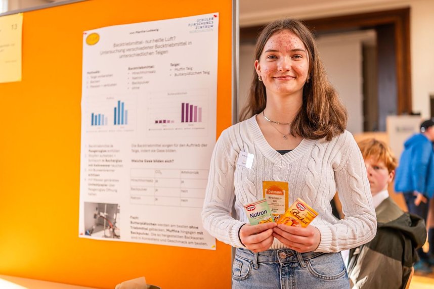 Die Teams des Humboldt-Gymnasiums beim diesj&auml;hrigen Regionalentscheid f&uuml;r "Jugend forscht"