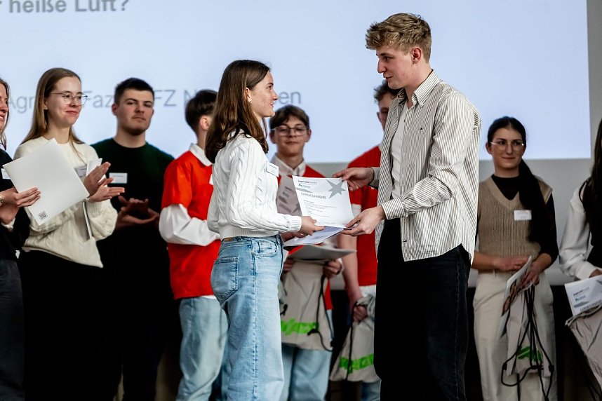 Die Teams des Humboldt-Gymnasiums beim diesj&auml;hrigen Regionalentscheid f&uuml;r "Jugend forscht"
