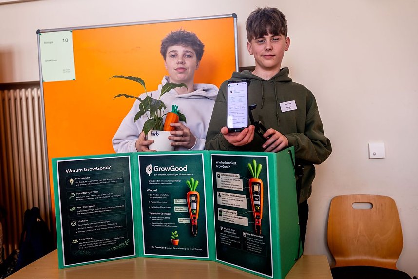 Die Teams des Humboldt-Gymnasiums beim diesj&auml;hrigen Regionalentscheid f&uuml;r "Jugend forscht"