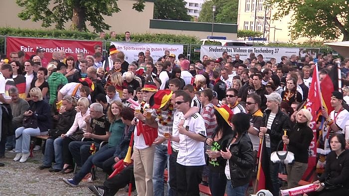 Fu&szlig;ballgucken auf dem Berg
