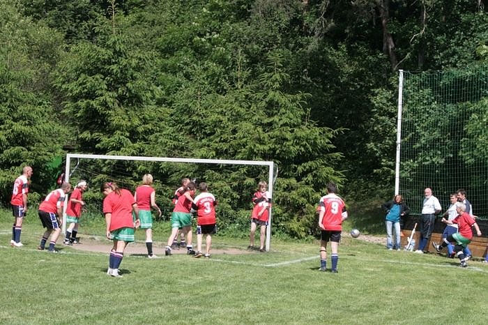 Ein Dorf spielt Fu&szlig;ball