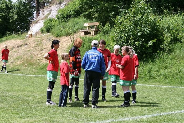 Ein Dorf spielt Fu&szlig;ball
