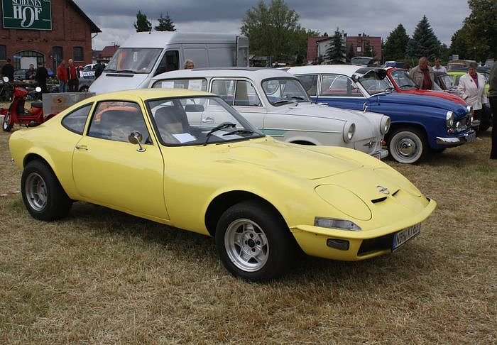 Oldtimer auf dem Scheunenhof