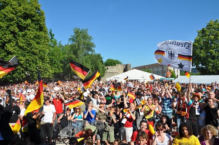 Public Viewing auf den Petersberg