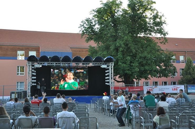 Public Viewing auf den Petersberg
