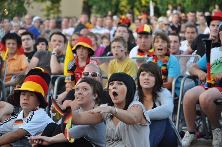 Public Viewing auf den Petersberg