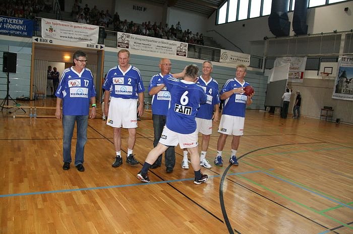 Aufgalopp der Helden und der Promis