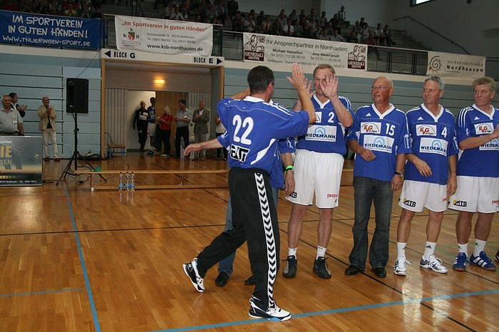 Aufgalopp der Helden und der Promis