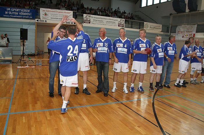 Aufgalopp der Helden und der Promis