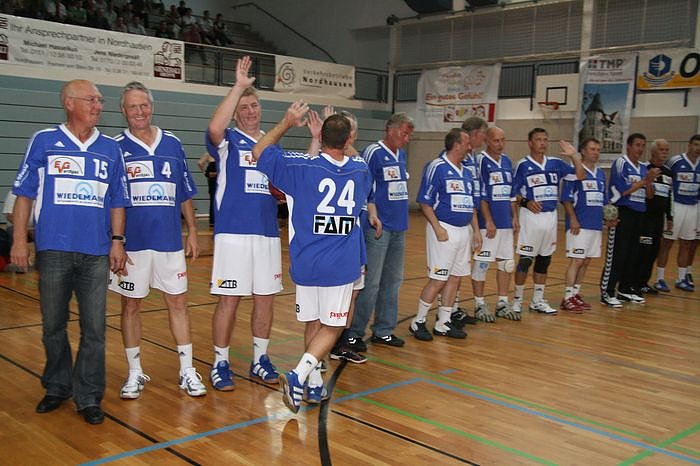 Aufgalopp der Helden und der Promis