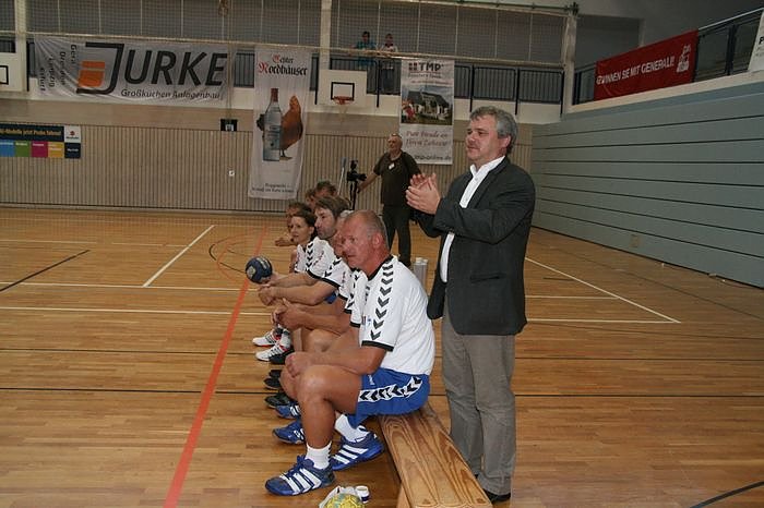 Aufgalopp der Helden und der Promis