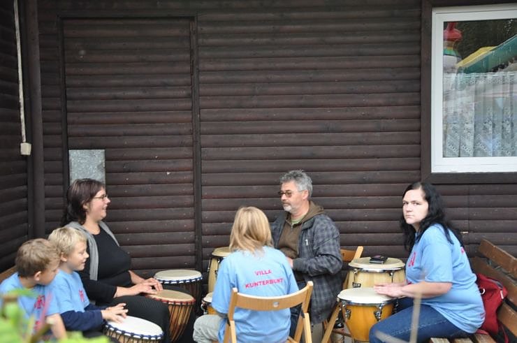 "Vielfalt tut gut" - Stra&szlig;enfest beim Falken