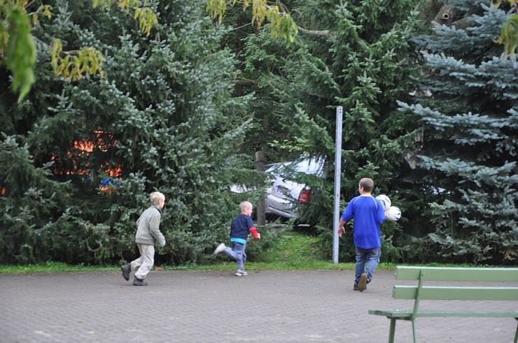 "Vielfalt tut gut" - Stra&szlig;enfest beim Falken