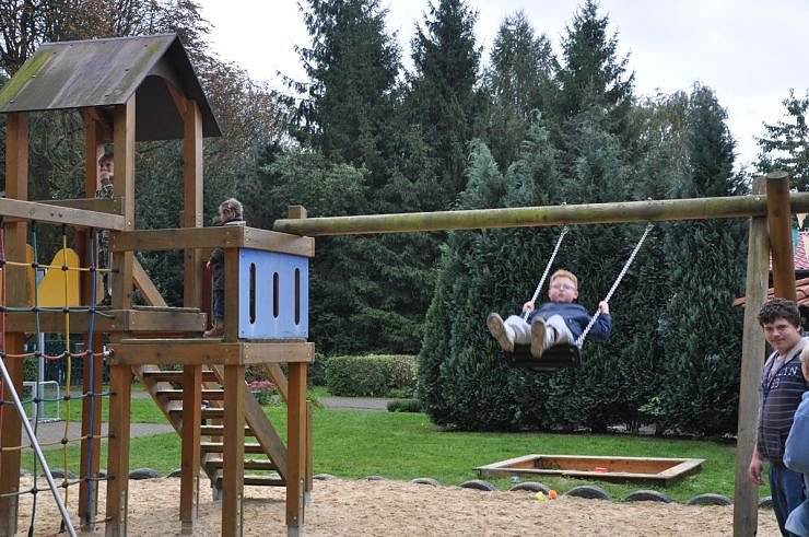 "Vielfalt tut gut" - Stra&szlig;enfest beim Falken