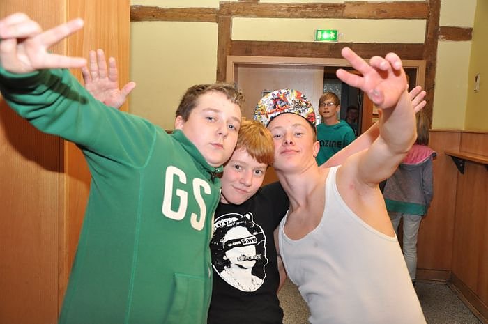 Coole Junge Party im Klubhaus