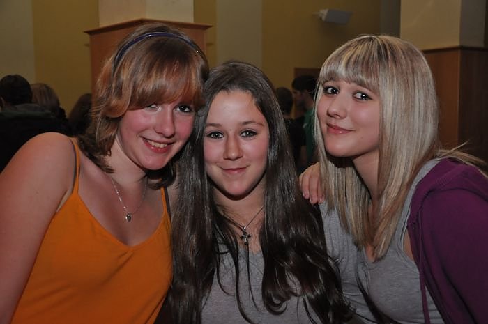 Coole Junge Party im Klubhaus