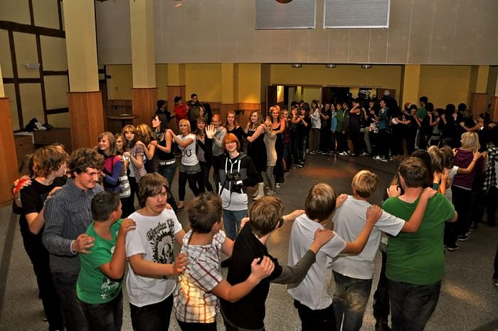 Coole Junge Party im Klubhaus