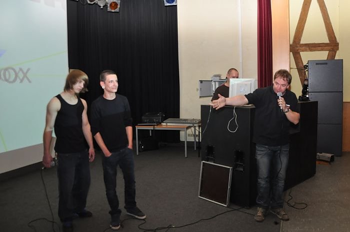 Coole Junge Party im Klubhaus