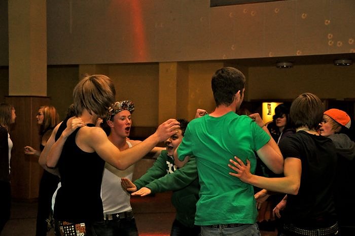 Coole Junge Party im Klubhaus