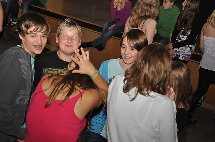 Coole Junge Party im Klubhaus