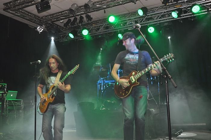 Rocken gegen Aids im Klubhaus