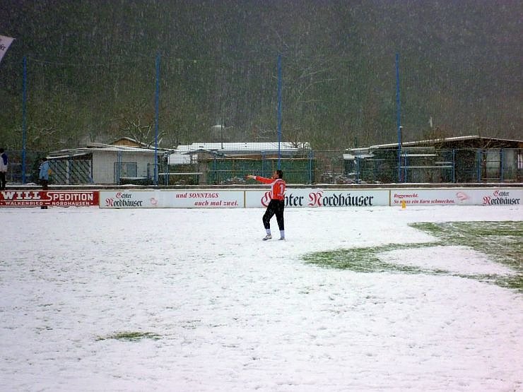 Unentschieden im Schnee