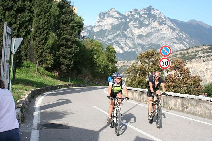 Stra&szlig;e nach Rovereto