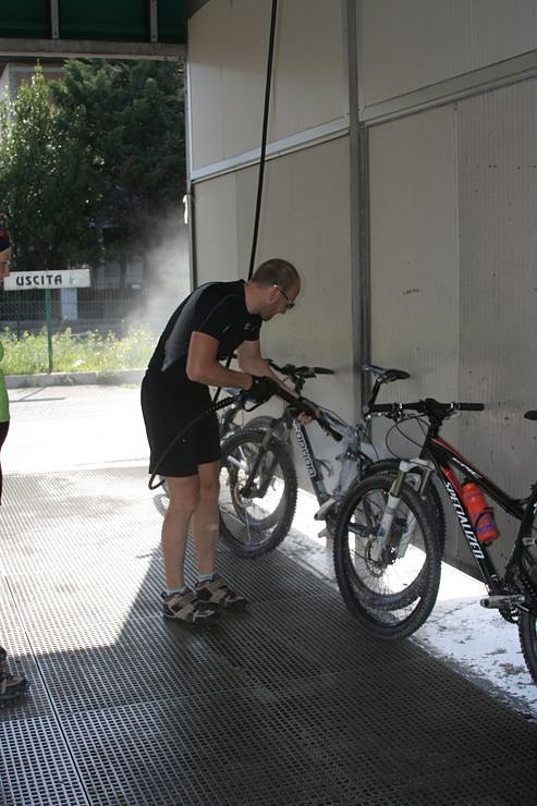Reinigen ist immer wichtig. Eigentlich aber nicht mit dem K&auml;rcher!