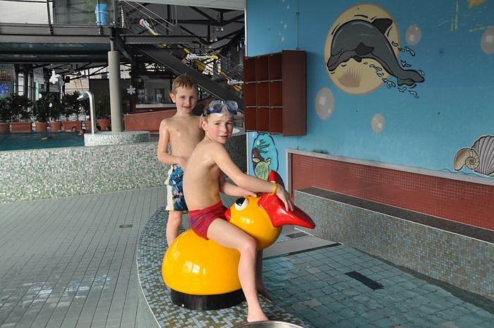 Mega Poolparty im Badehaus