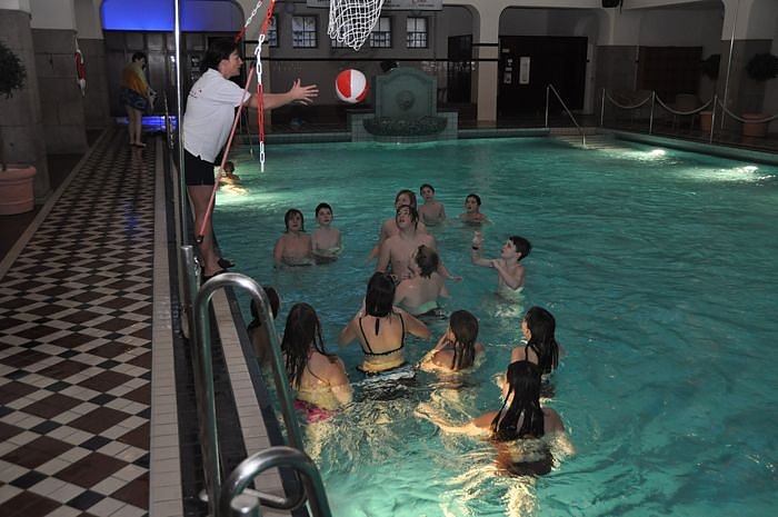 Mega Poolparty im Badehaus