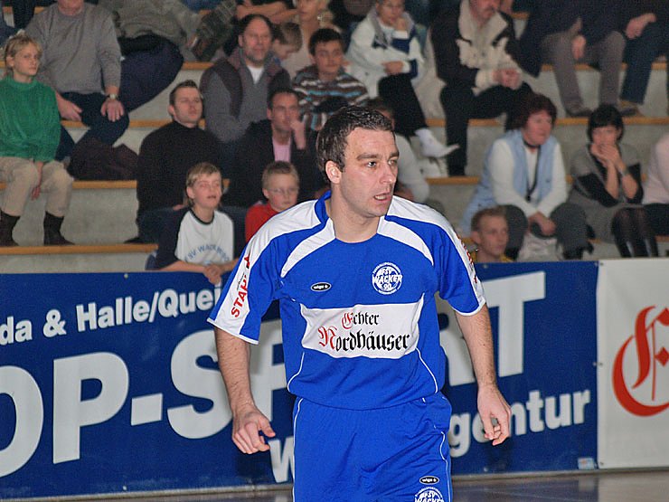 Fussball unterm Hallendach