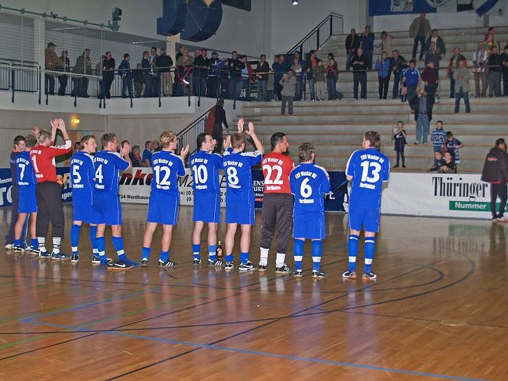 Fussball unterm Hallendach