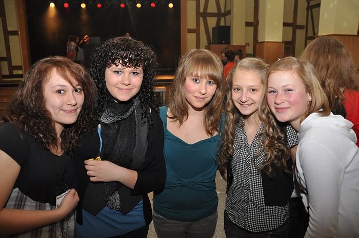 Coole Junge Party im Klubhaus