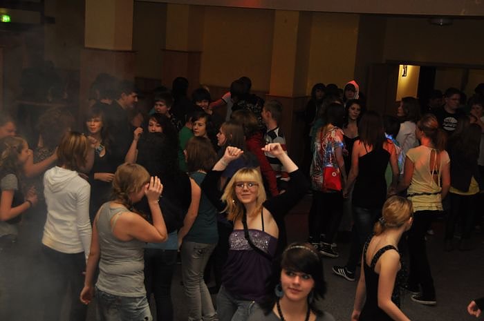 Coole Junge Party im Klubhaus