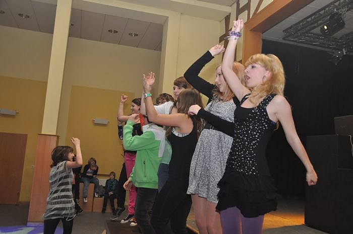 Coole Junge Party im Klubhaus