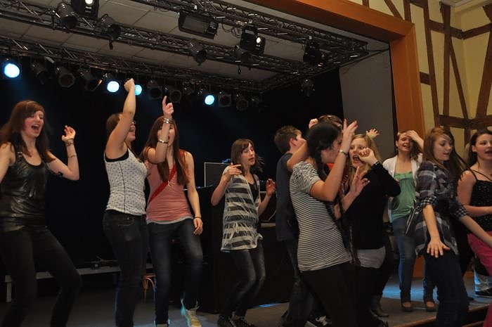 Coole Junge Party im Klubhaus