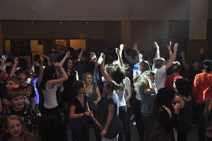 Coole Junge Party im Klubhaus