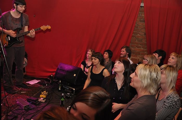 Chapeau Claque Live in der Destille