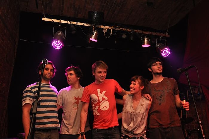 Chapeau Claque Live in der Destille