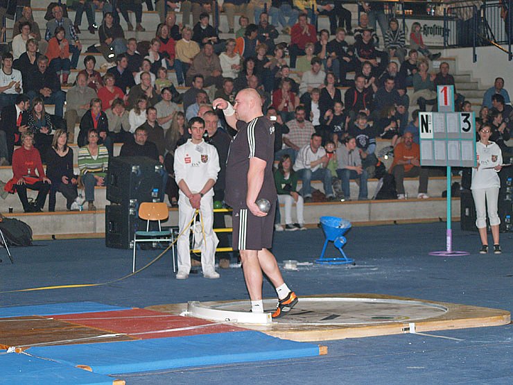 Faszination Kugelstoss-Indoor