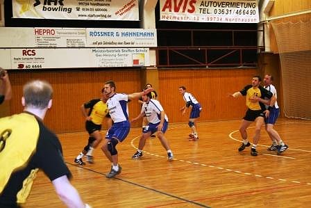 Spitzenspiel in der Ballspielhalle