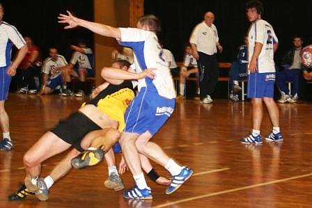 Spitzenspiel in der Ballspielhalle