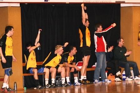 Spitzenspiel in der Ballspielhalle